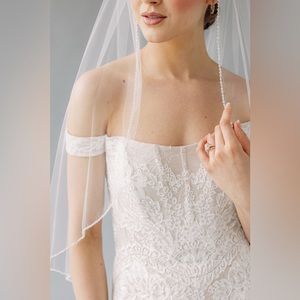 Elegant veil- never worn